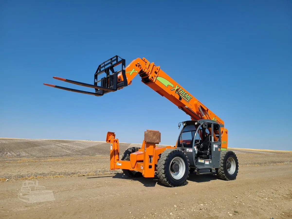 2018 Xtreme Mfg XR1055 Telehandler Telescopic Forklift for sale in Loma, MT - listing photo 5 of 10