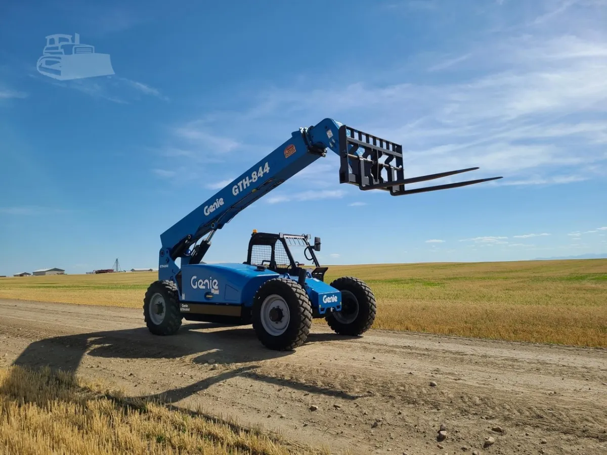2015 Genie genie-gth-844 Telehandler Telescopic Forklift for sale in Loma, MT - listing photo 5 of 10