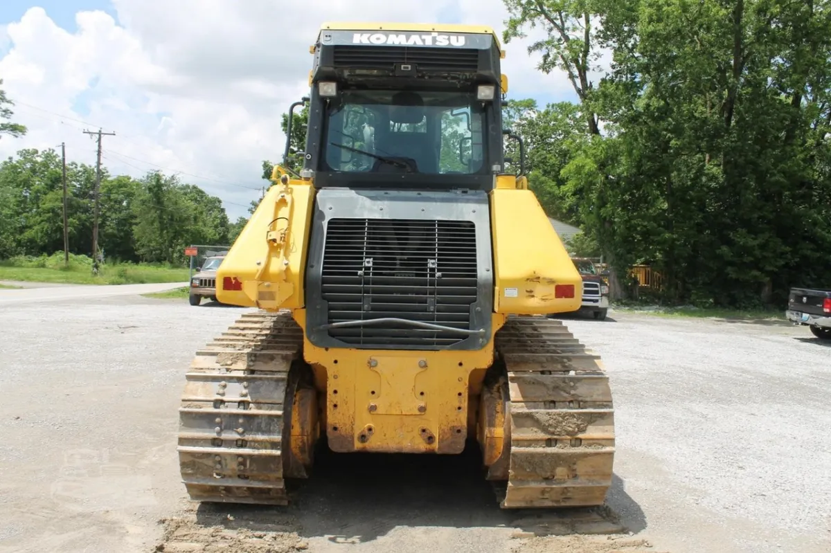 2018 Komatsu D61EX-24 Dozers for sale in Pleasureville, KY - listing photo 8 of 10