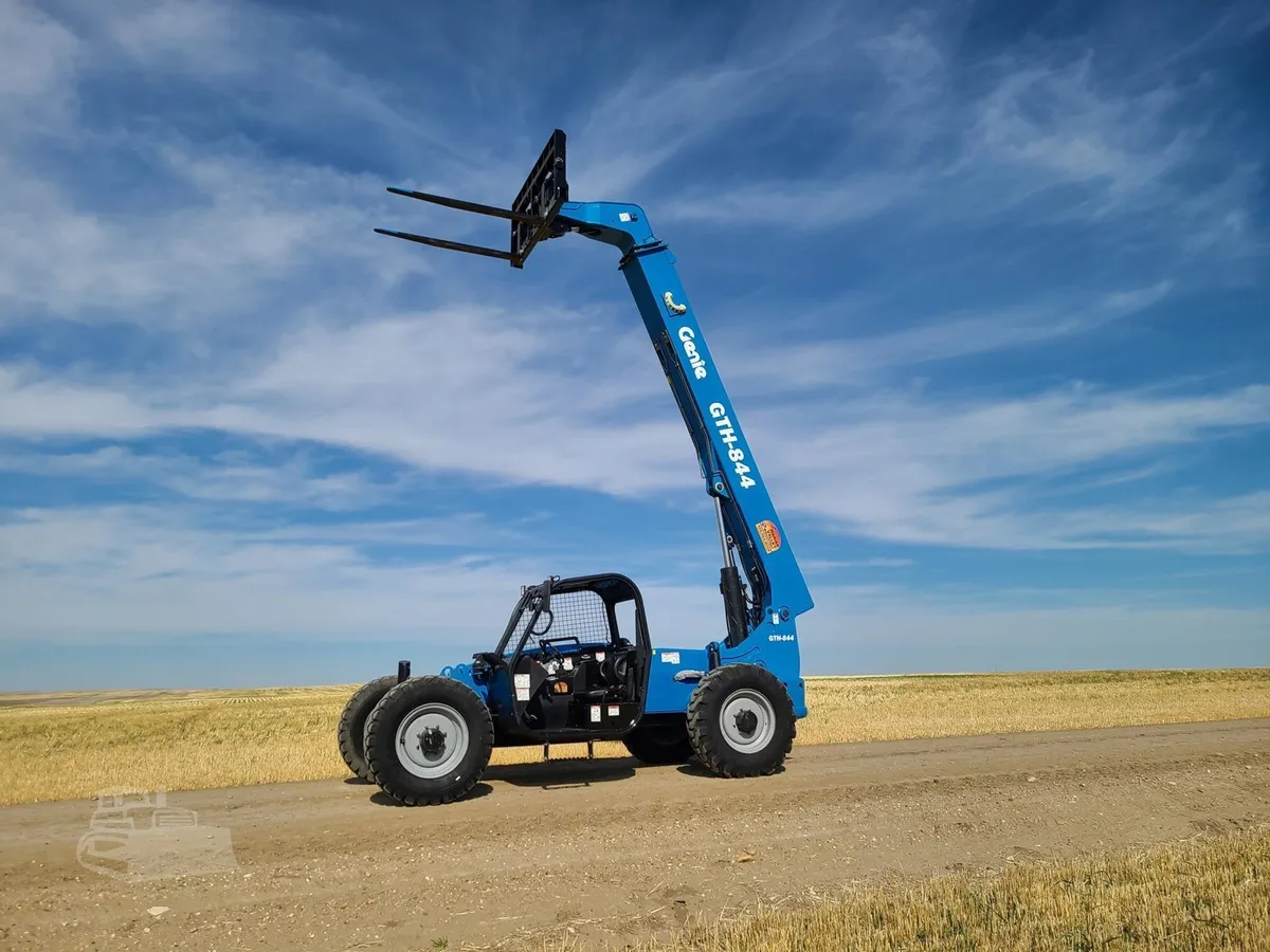 2015 Genie genie-gth-844 Telehandler Telescopic Forklift for sale in Loma, MT - listing photo 7 of 10