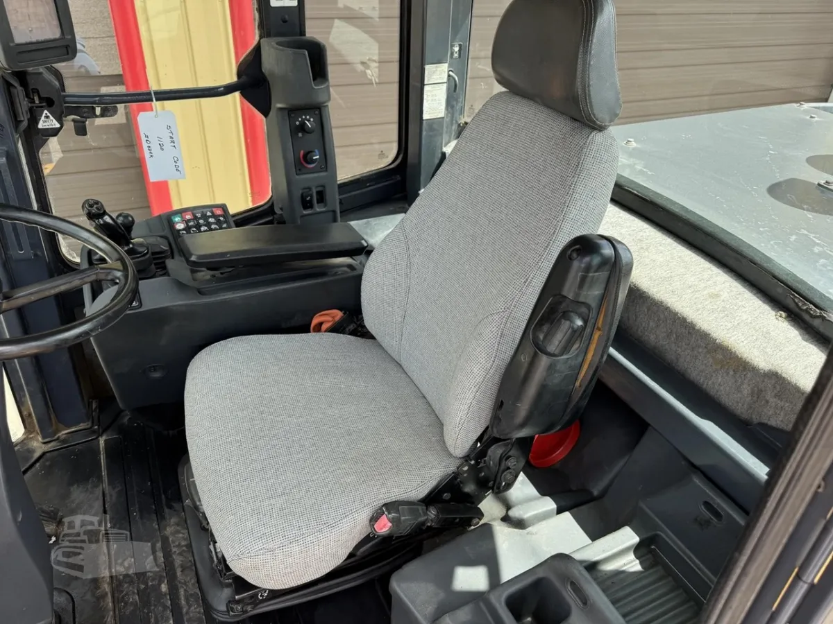 2015 John Deere 624K Wheel Loaders for sale in Allegan, MI - listing photo 6 of 10