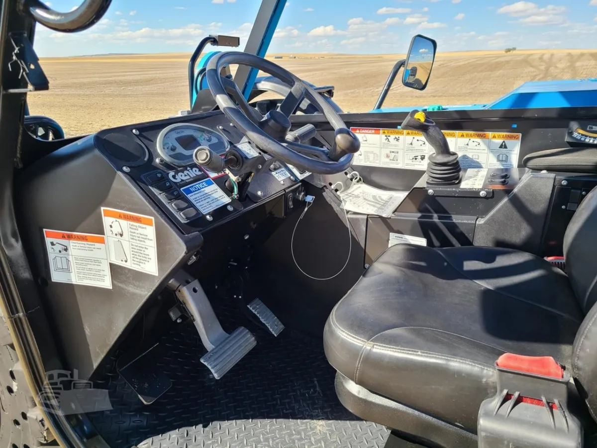 2019 Genie genie-gth-1056 Telehandler Telescopic Forklift for sale in Loma, MT - listing photo 9 of 10