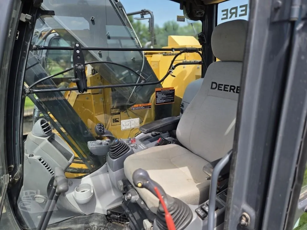 2019 John Deere 245G LC Excavators for sale in Henning, MN - listing photo 8 of 10