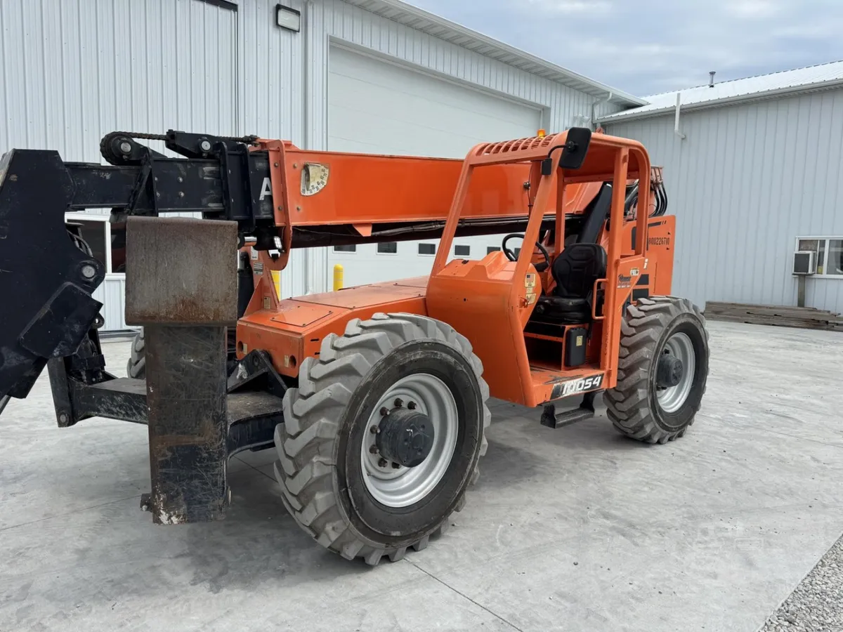 2018 SkyTrak (JLG) skytrak-jlg-10054 Telehandlers Forklifts for sale in Chatsworth, IL - listing photo 3 of 8