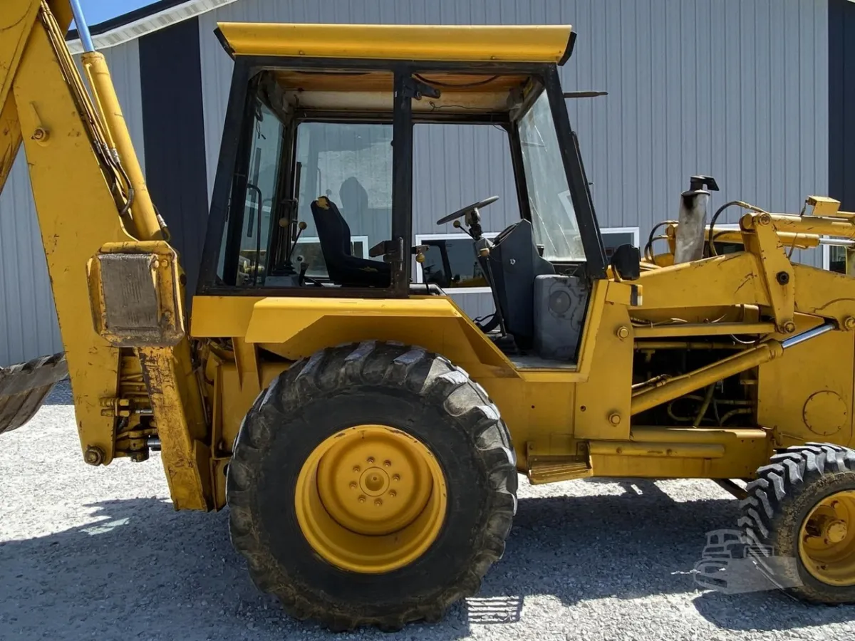 1985 JCB 1550B Backhoe Loaders for sale in Camp Point, IL - listing photo 4 of 8