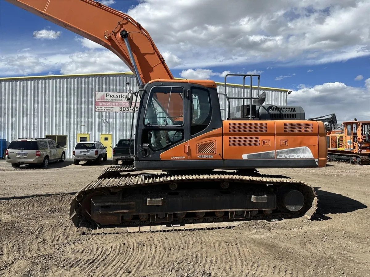 2015 DEVELON (Doosan) DX300 LC-5 Excavators for sale in Brighton, CO - listing photo 6 of 10