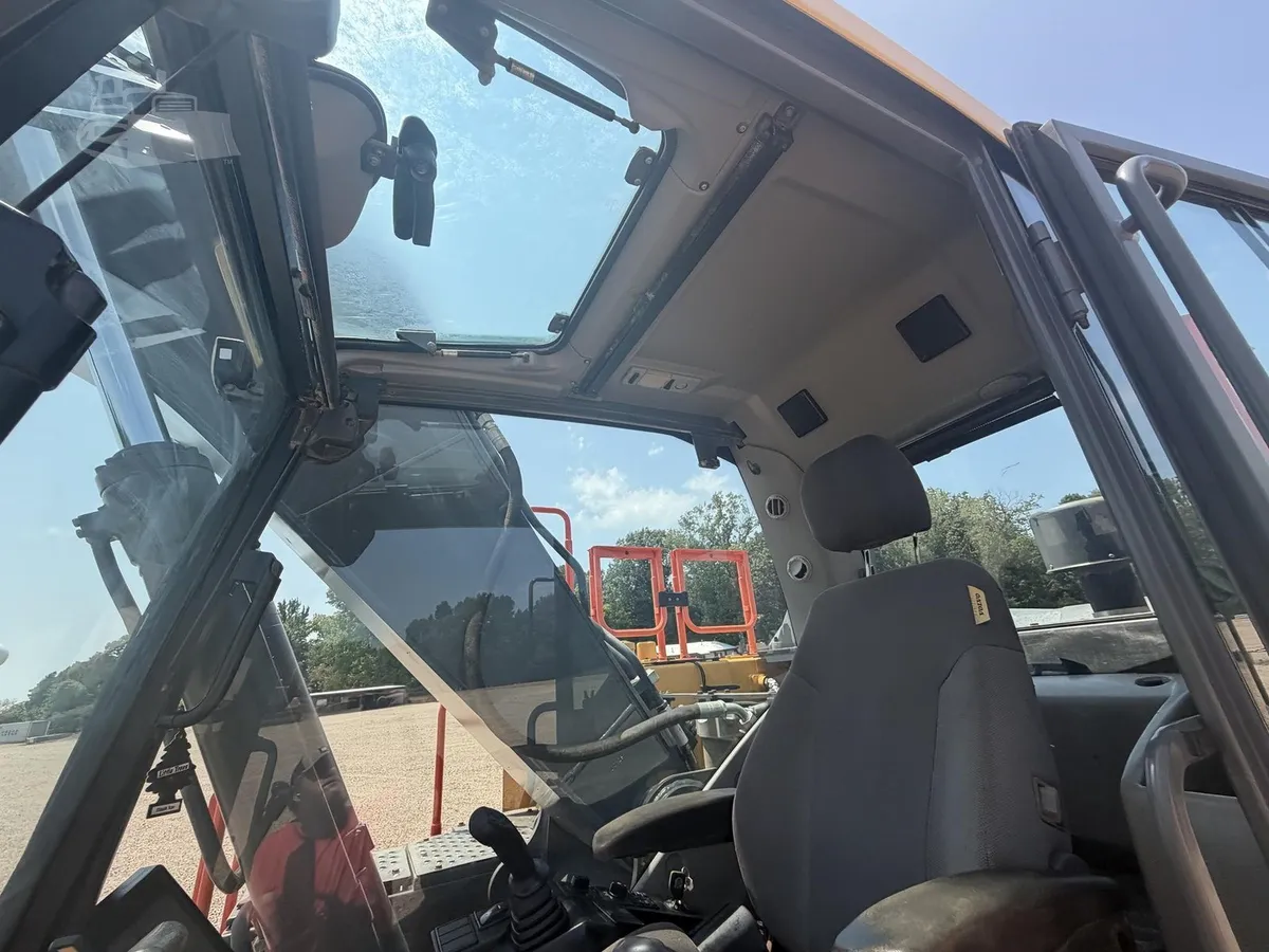 2020 Volvo EC200EL Excavators for sale in Nesbit, MS - listing photo 9 of 10