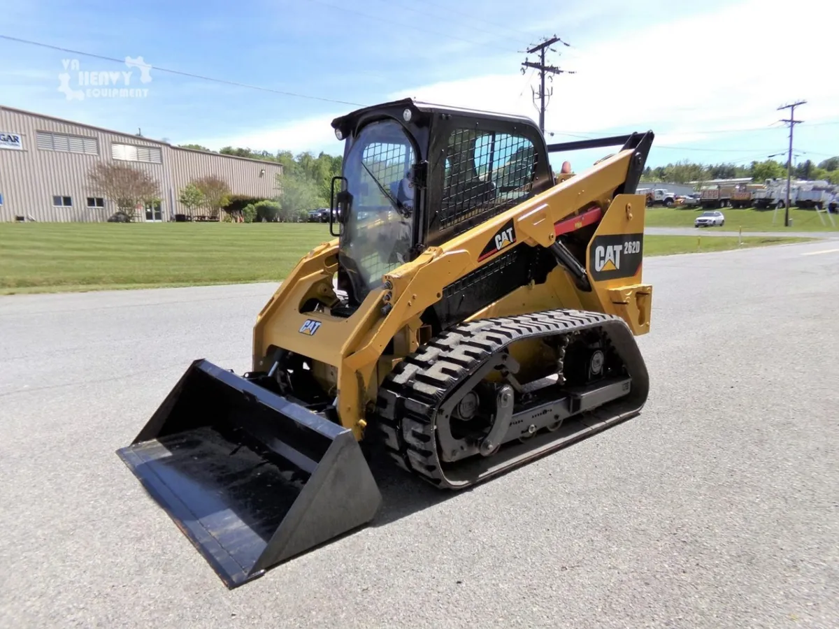 2017 Caterpillar 262D Skid Steer Loaders for sale in Pearisburg, VA - listing photo 2 of 10
