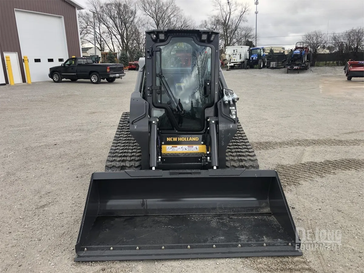 2025 New Holland C332 Track Loaders for sale in City, IL - listing photo 8 of 8