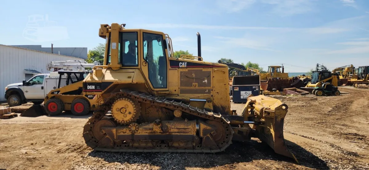 2004 Caterpillar D6N XL Dozers for sale in Saint Charles, MO - listing photo 3 of 8
