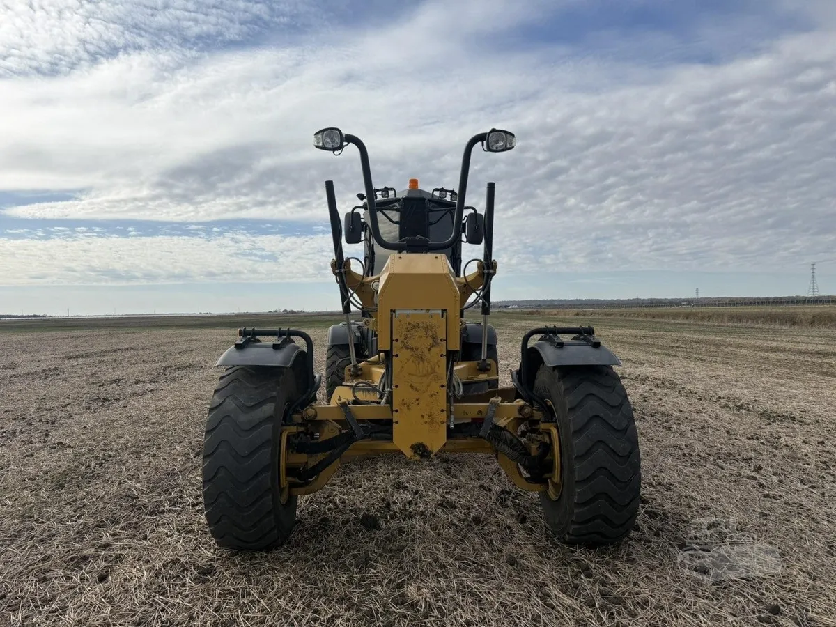 2015 Caterpillar 140 Motor Graders for sale in Mount Sterling, IL - listing photo 4 of 8
