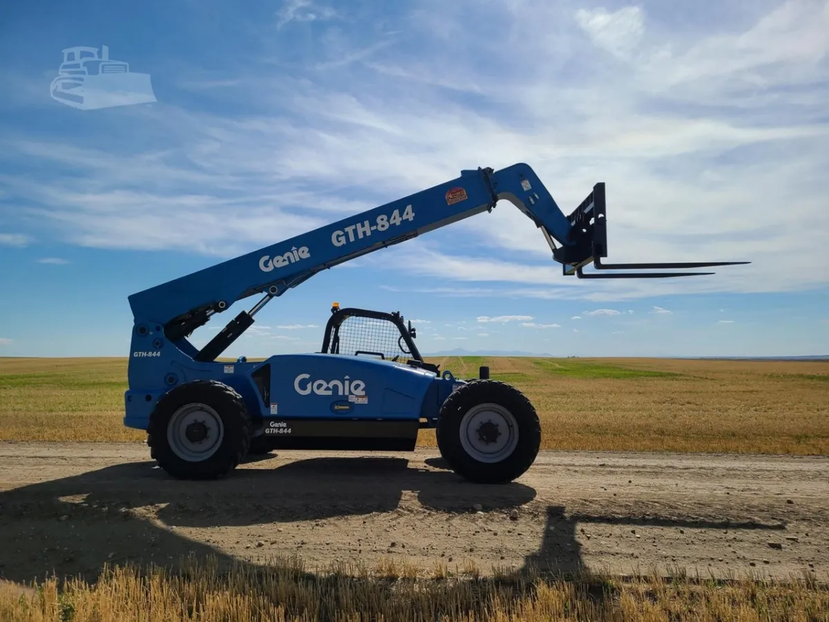 2015 Genie genie-gth-844 Telehandler Telescopic Forklift for sale in Loma, MT - listing photo 2 of 10