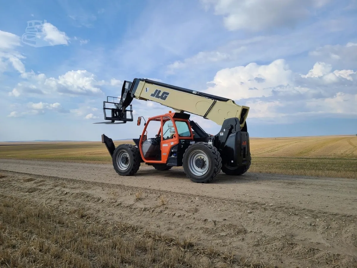 2017 JLG jlg-1255 Telehandler Telescopic Forklift for sale in Loma, MT - listing photo 7 of 10