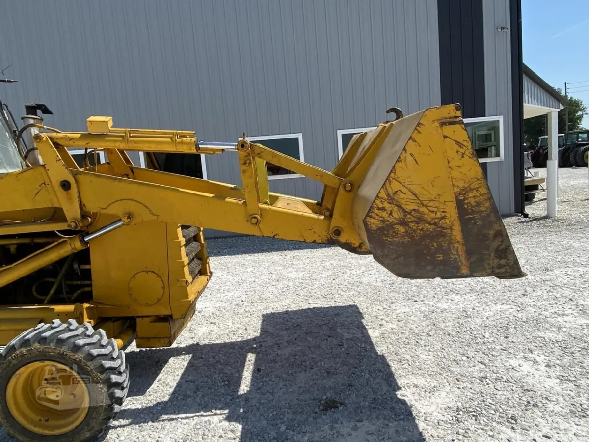 1985 JCB 1550B Backhoe Loaders for sale in Camp Point, IL - listing photo 7 of 8