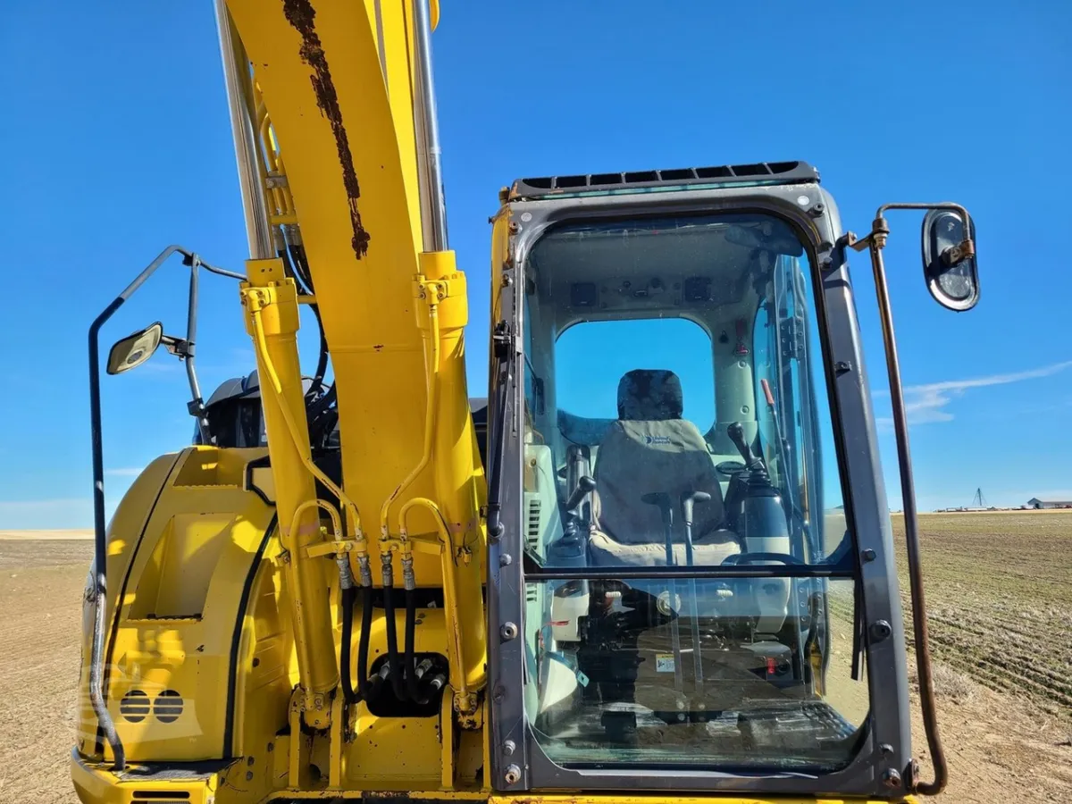 2016 Kobelco SK140SR LC-5 Excavators for sale in Loma, MT - listing photo 9 of 10