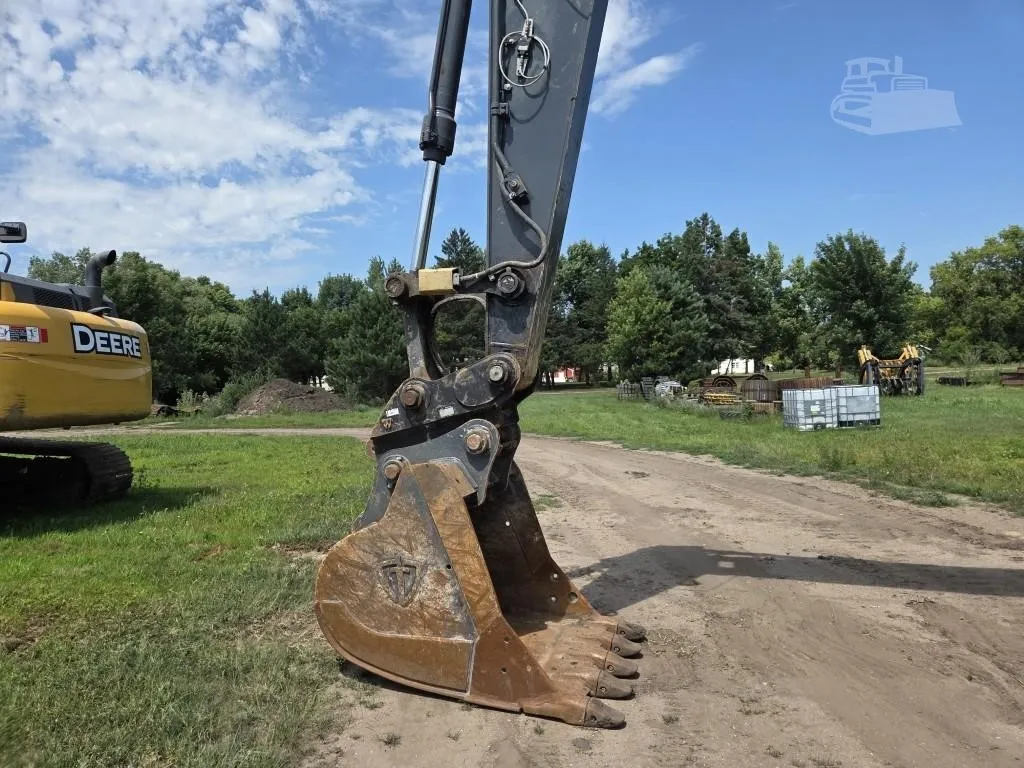 2019 John Deere 245G LC Excavators for sale in Henning, MN - listing photo 6 of 10