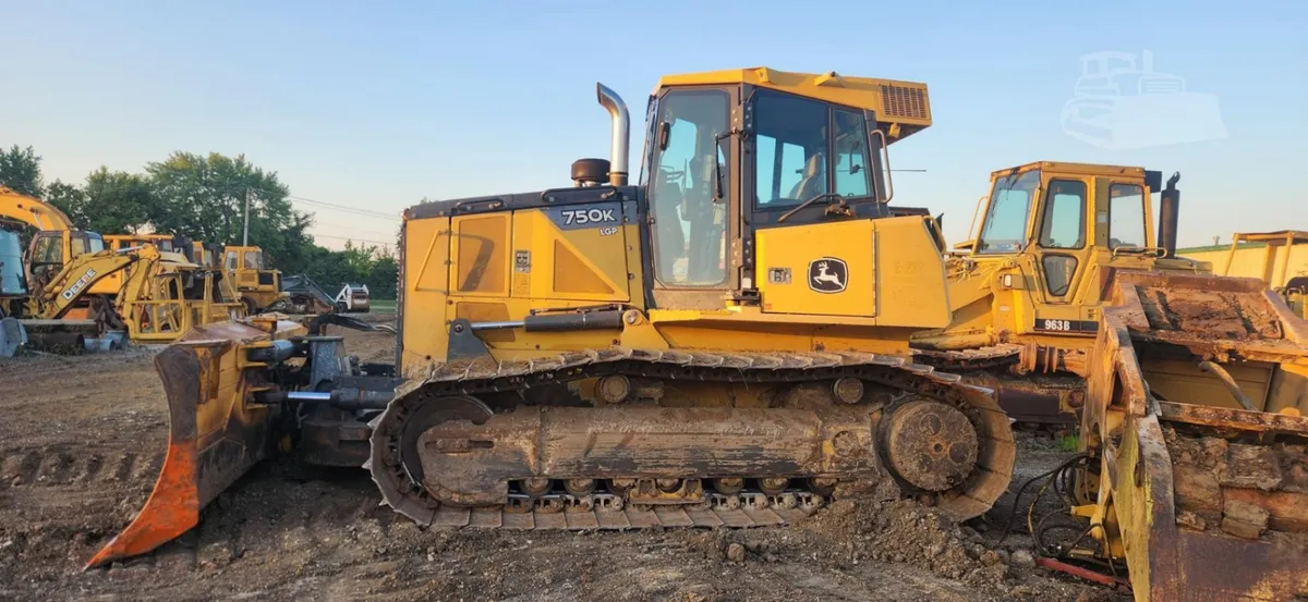 2013 John Deere 750K LGP Dozers for sale in Saint Charles, MO - listing photo 2 of 8