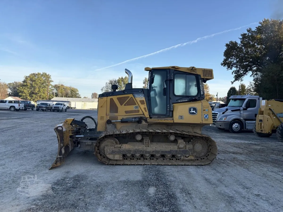 2017 John Deere 700K LGP Dozers for sale in Fairfield, IL - listing photo 2 of 8