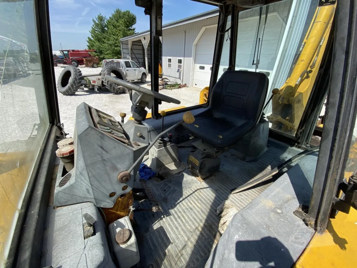 1985 JCB 1550B Backhoe Loaders for sale in Camp Point, IL - listing photo 5 of 8