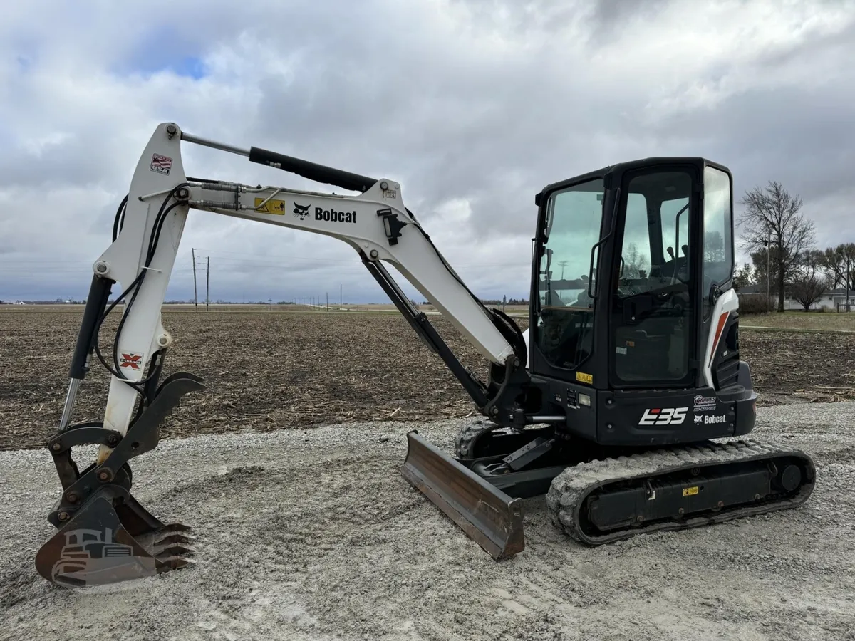 2021 Bobcat E35 Excavators for sale in Chatsworth, IL - listing photo 2 of 8