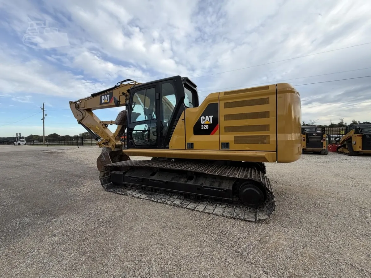 2019 Caterpillar 320 Excavators for sale in Strafford, MO - listing photo 3 of 10