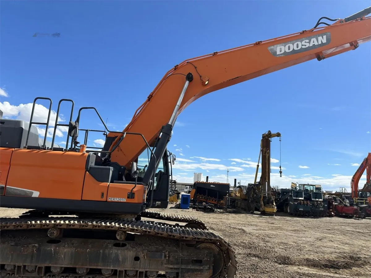2015 DEVELON (Doosan) DX300 LC-5 Excavators for sale in Brighton, CO - listing photo 8 of 10