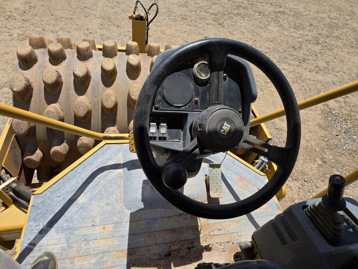 2004 Caterpillar CP-563E Padfoot Trench Compaction for sale in Paonia, CO - listing photo 9 of 10