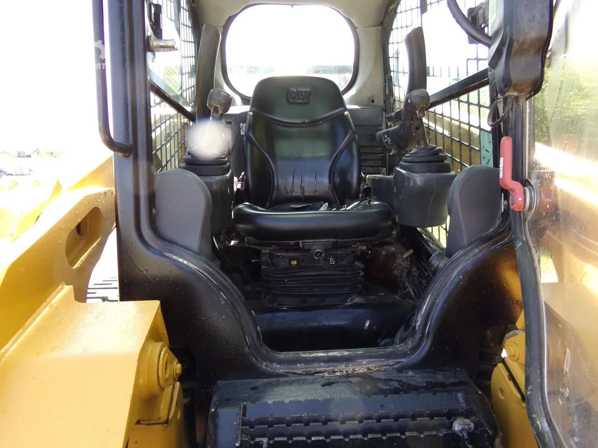 2017 Caterpillar 262D Skid Steer Loaders for sale in Pearisburg, VA - listing photo 9 of 10