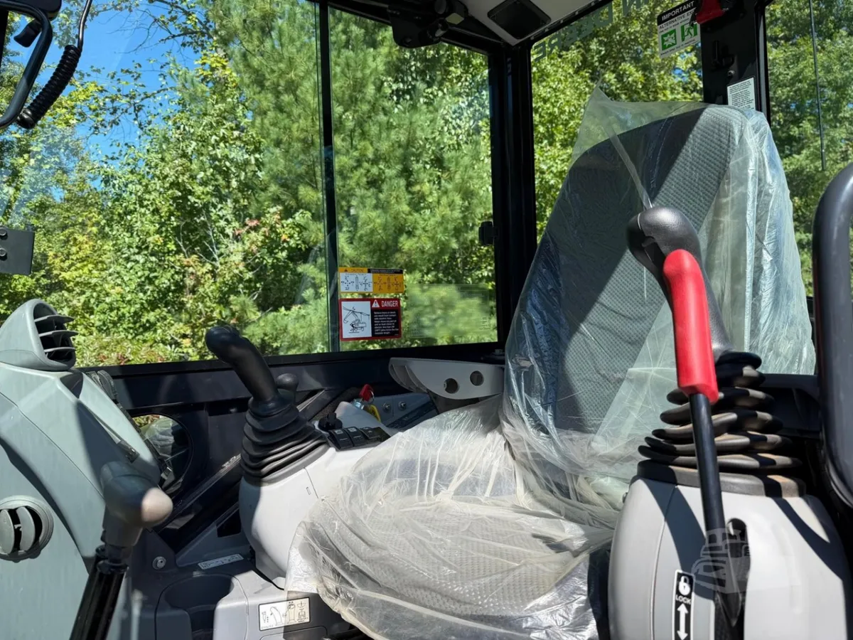 2022 John Deere 35G Excavators for sale in Pleasant Garden, NC - listing photo 8 of 9