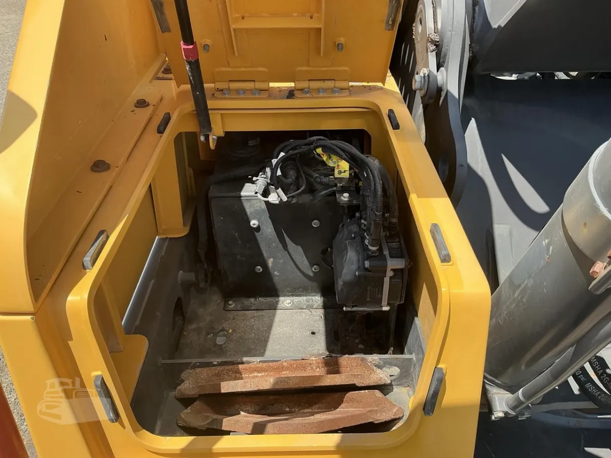 2019 Volvo EC220EL Excavators for sale in Allegan, MI - listing photo 6 of 10