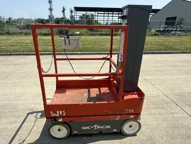 2019 Skyjack SJ12 Vertical Mast Lift Push Around for sale in Newton, IL - listing photo 5 of 8