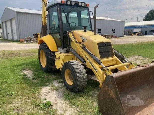2007 New Holland B95 Backhoe Loaders for sale in Monmouth, IL - listing photo 2 of 8
