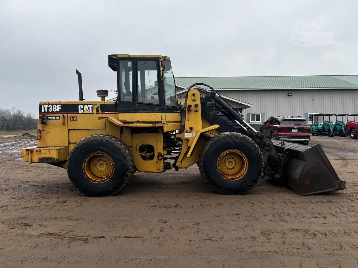 1996 Caterpillar IT38F Wheel Loaders for sale in Holcombe, WI - listing photo 6 of 10