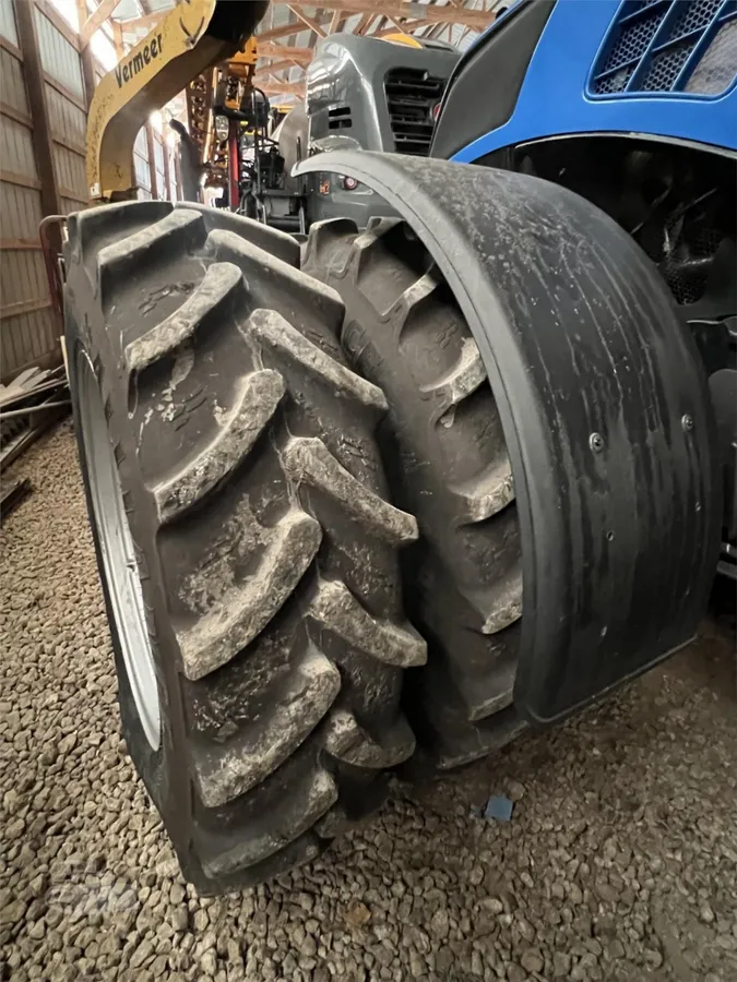 2020 New Holland T8.435 Field Tractors Power for sale in Independence, IA - listing photo 11 of 18