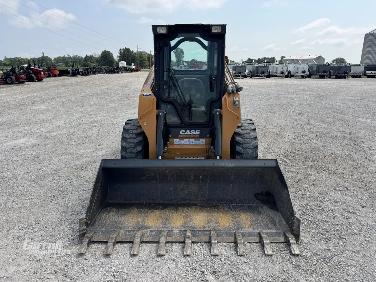 2014 CASE SR220 Skid Steer Loaders for sale in Lu Verne, IA - listing photo 3 of 21