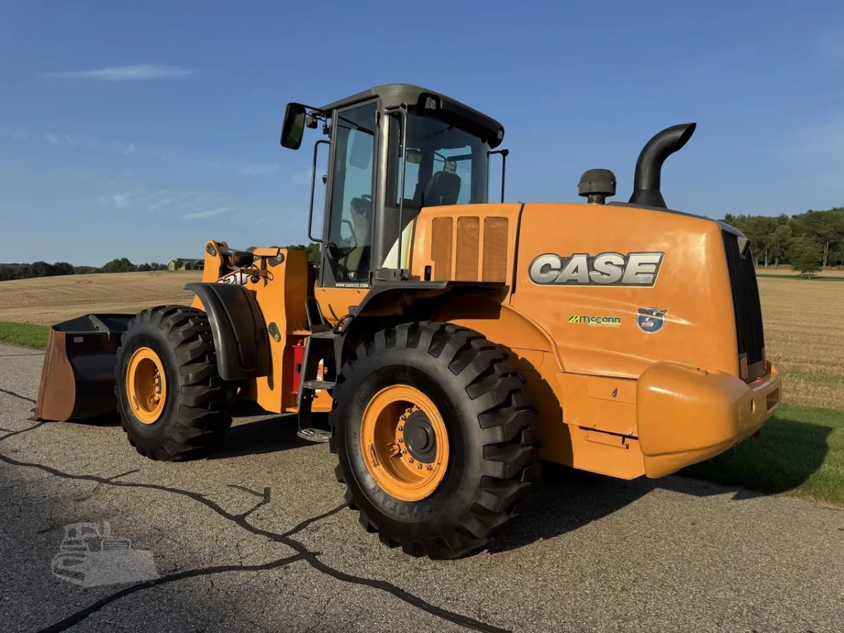 2015 CASE 821F Wheel Loaders for sale in Allegan, MI - listing photo 2 of 10