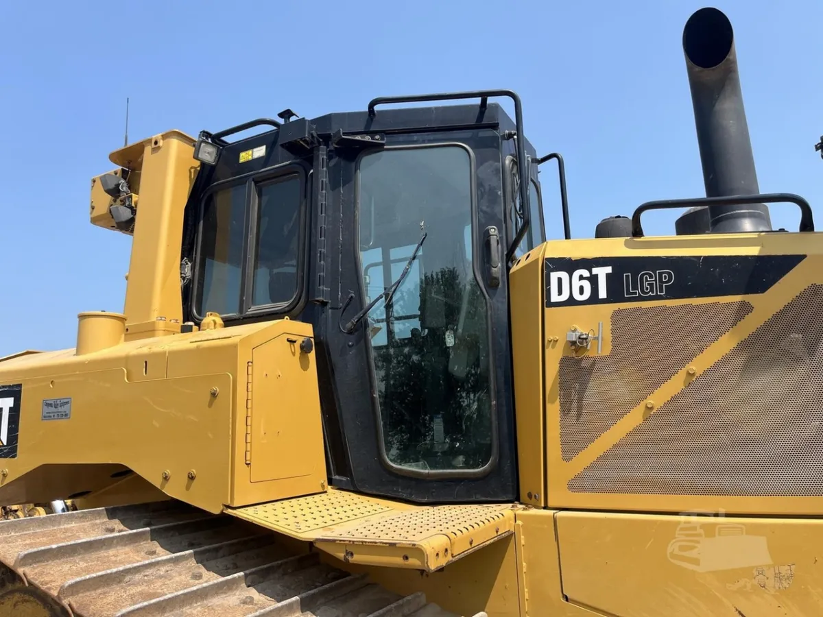 2015 Caterpillar D6T LGP Dozers for sale in Holcombe, WI - listing photo 10 of 10