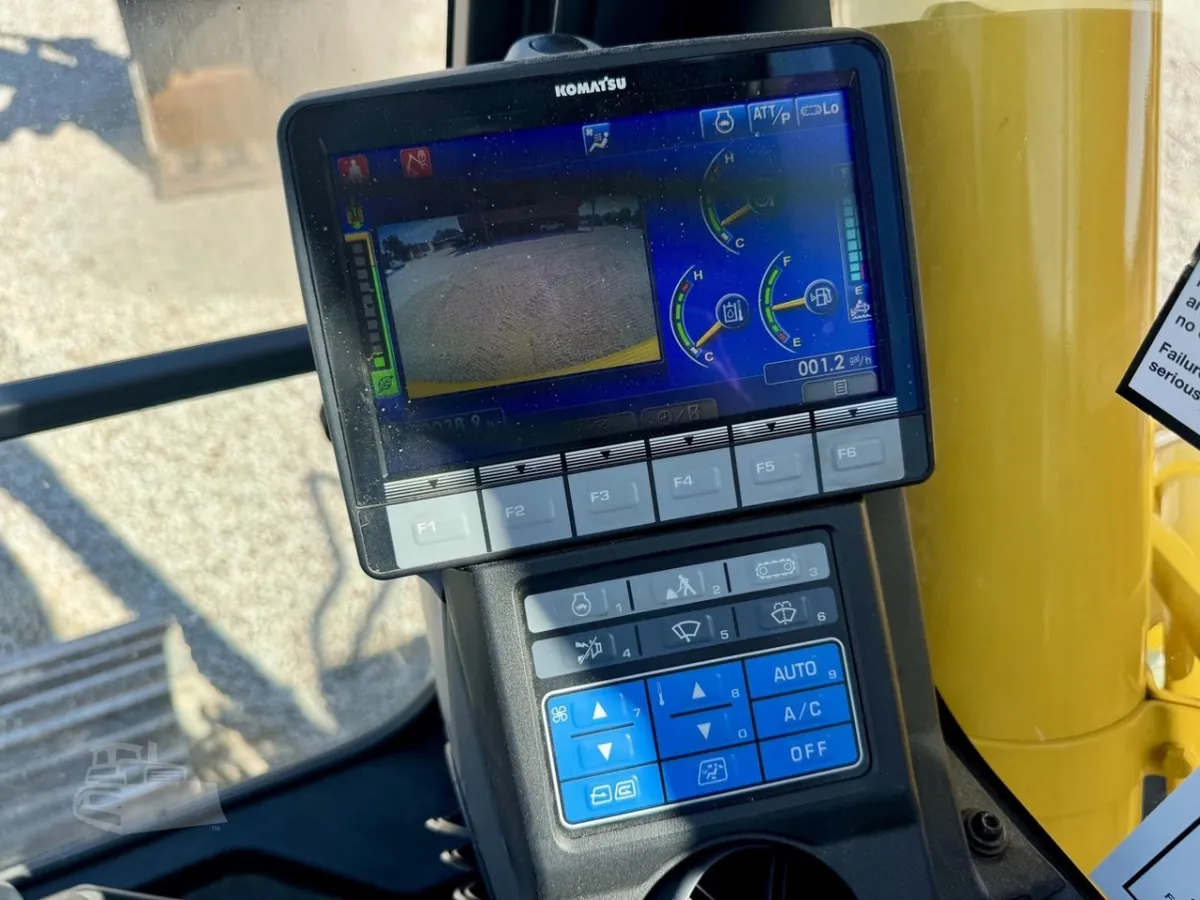 2025 Komatsu PC210LC-11 Excavators for sale in Jackson, TN - listing photo 9 of 10
