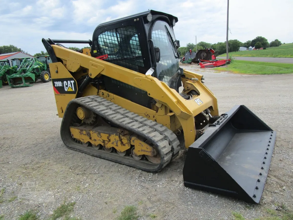 2016 Caterpillar 299D2 Track Loaders for sale in St Joseph, MO - listing photo 4 of 6