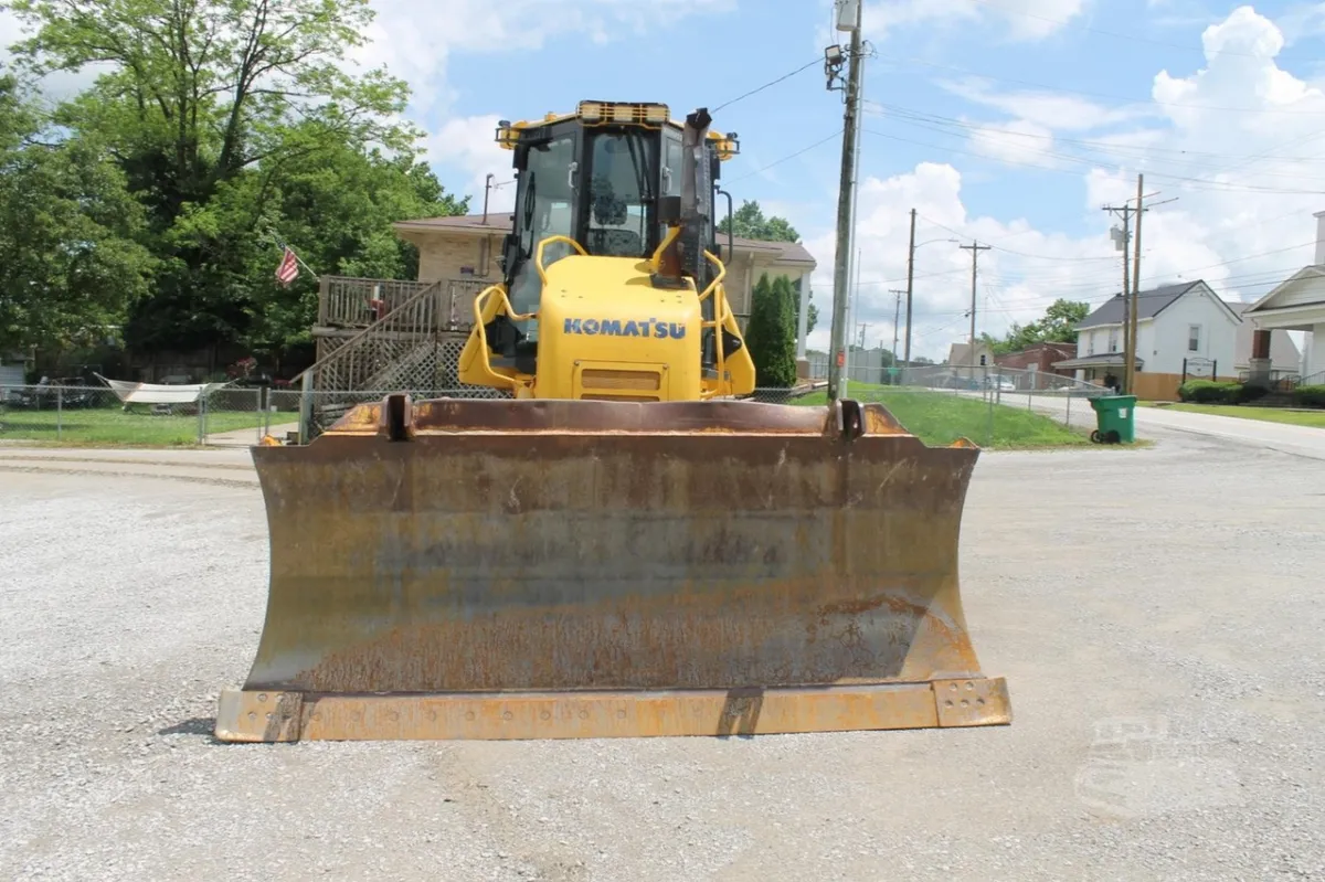 2018 Komatsu D61EX-24 Dozers for sale in Pleasureville, KY - listing photo 6 of 10