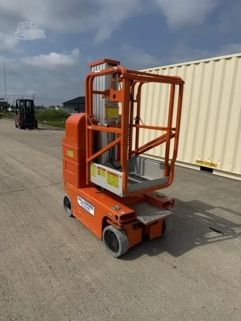 2020 Ballymore DVML18 Vertical Mast Lift Push Around for sale in Newton, IL - listing photo 2 of 8