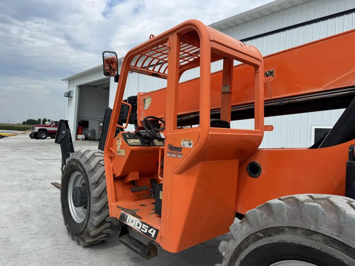 2018 SkyTrak (JLG) skytrak-jlg-10054 Telehandlers Forklifts for sale in Chatsworth, IL - listing photo 6 of 8