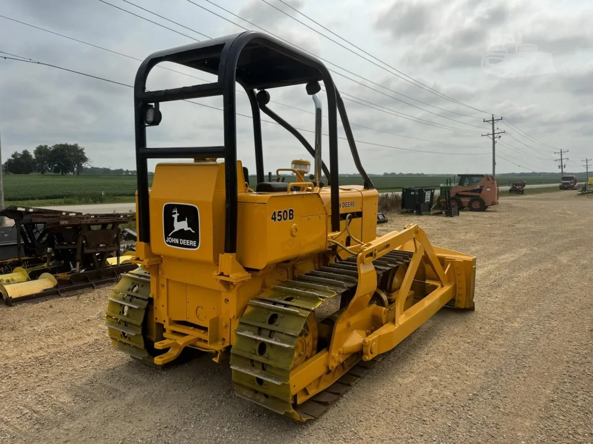 1974 John Deere 450B Dozers for sale in Amboy, IL - listing photo 3 of 8