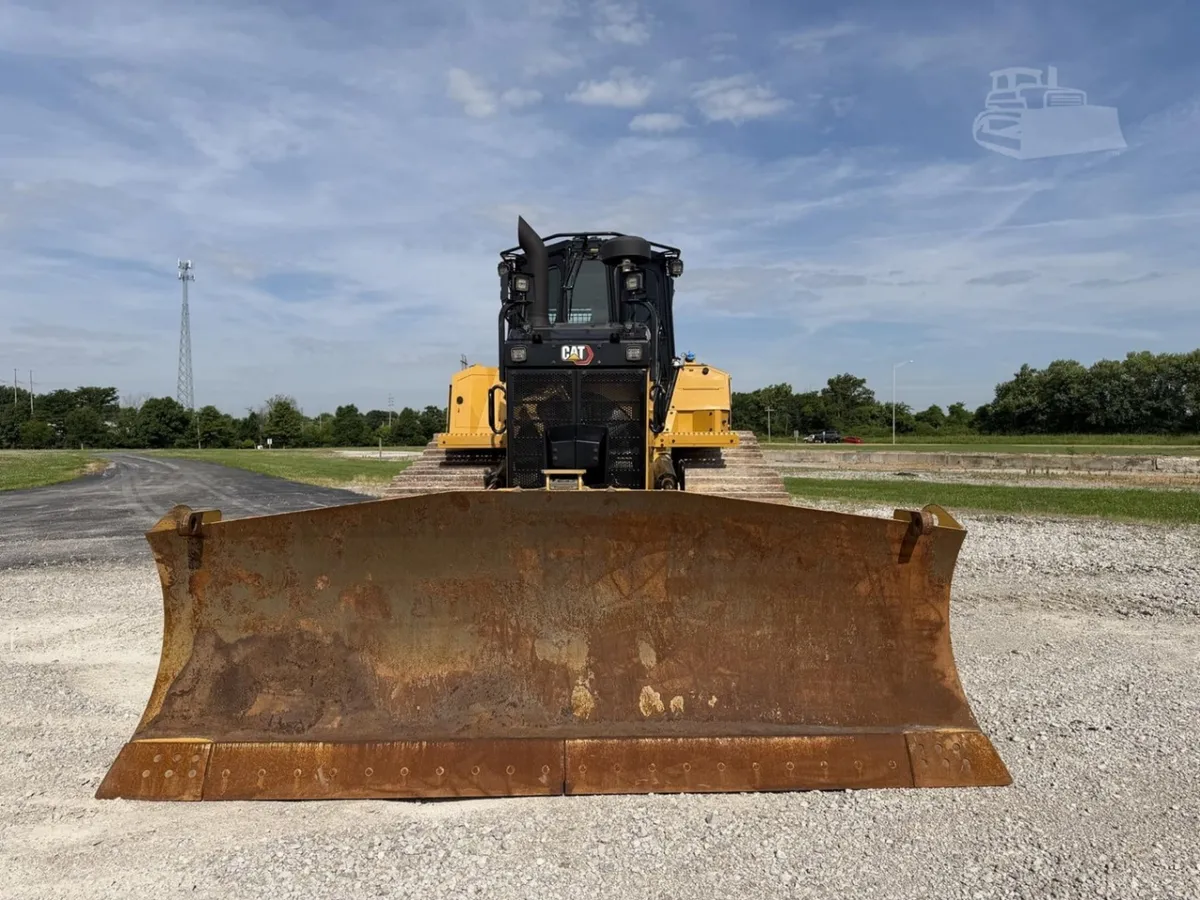 2022 Caterpillar D6 LGP Dozers for sale in Pontoon Beach, IL - listing photo 6 of 8
