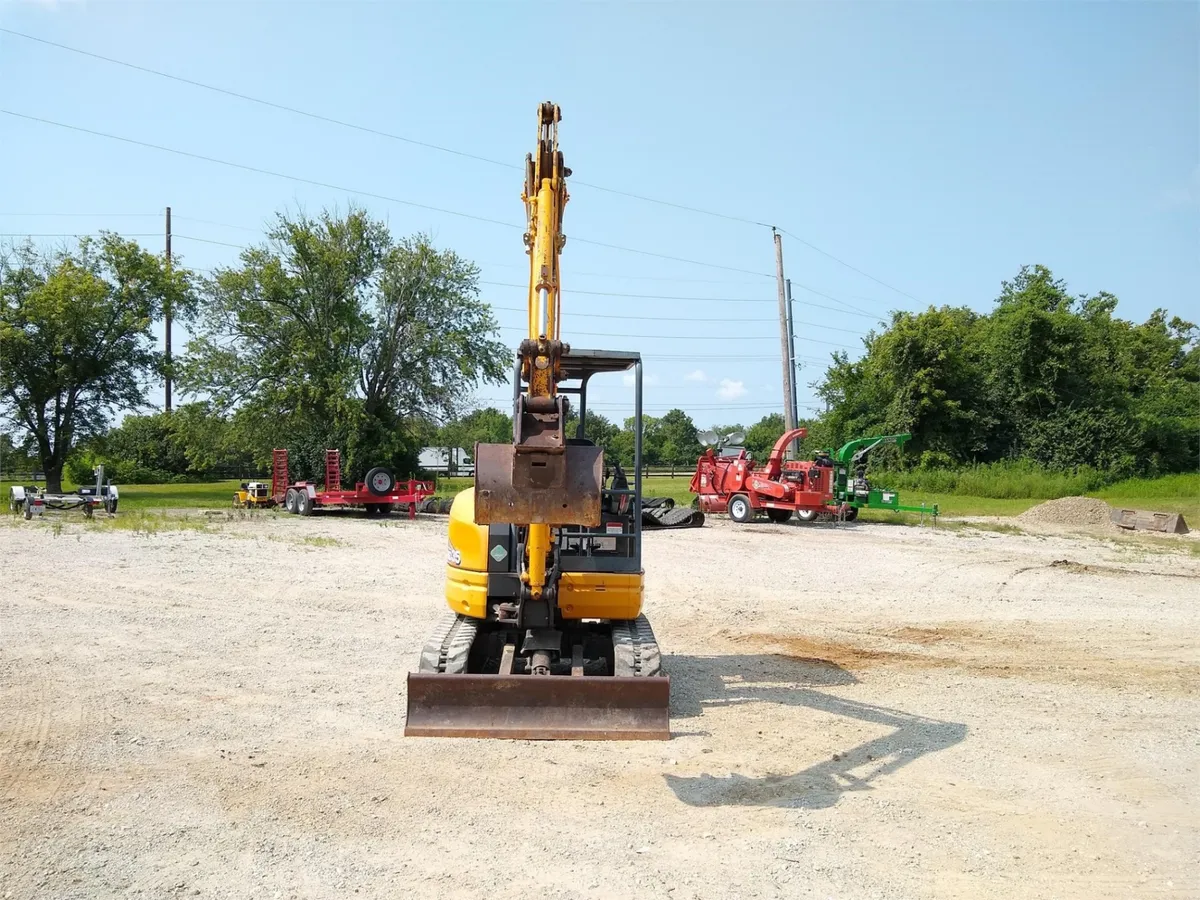 2020 Kato HD35V4 Excavators for sale in Wright City, MO - listing photo 5 of 8