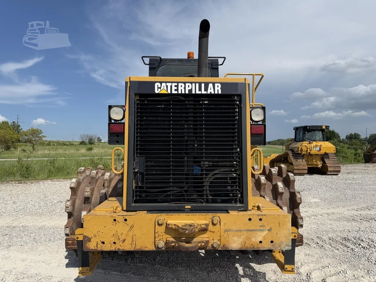 2006 Caterpillar 815F Padfoot Trench Compaction for sale in Pontoon Beach, IL - listing photo 4 of 8