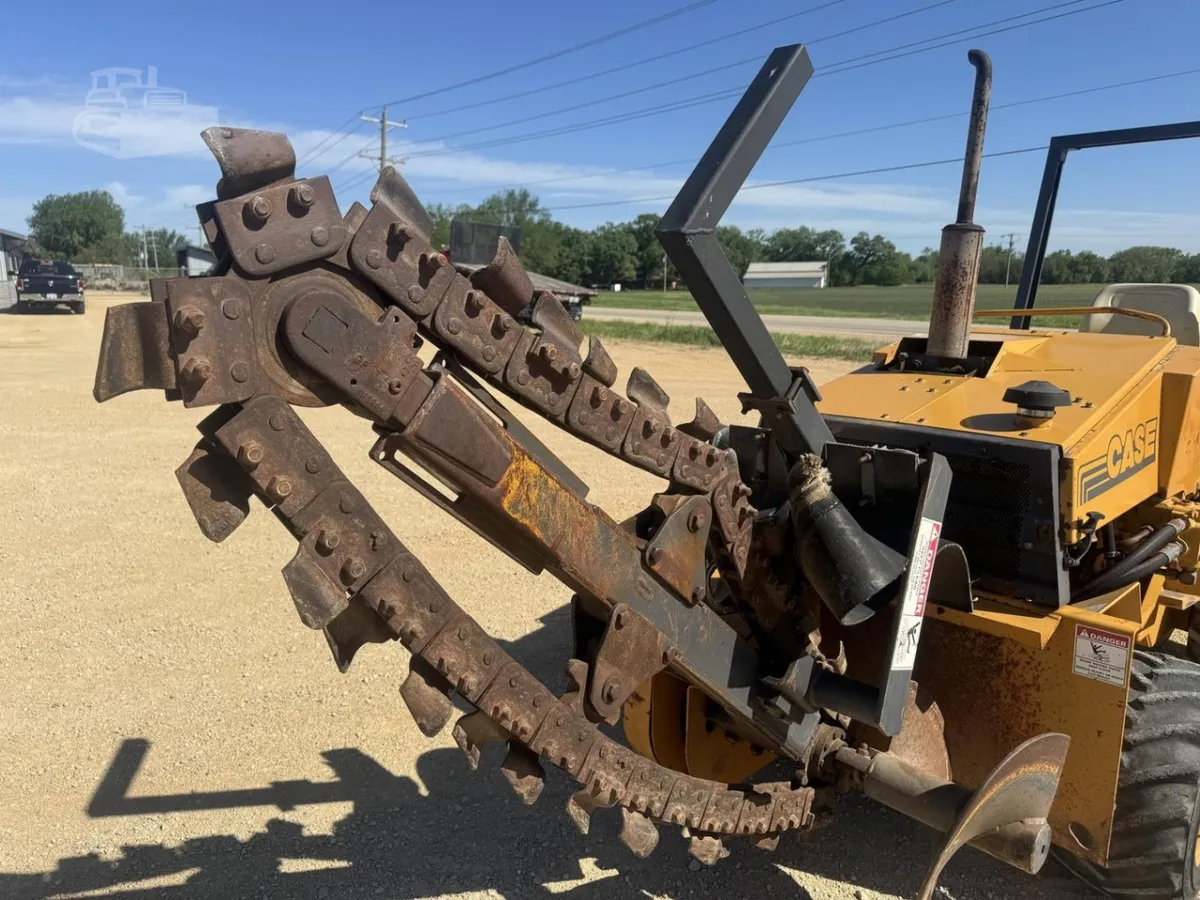2001 CASE 360 Trenchers for sale in Amboy, IL - listing photo 5 of 8