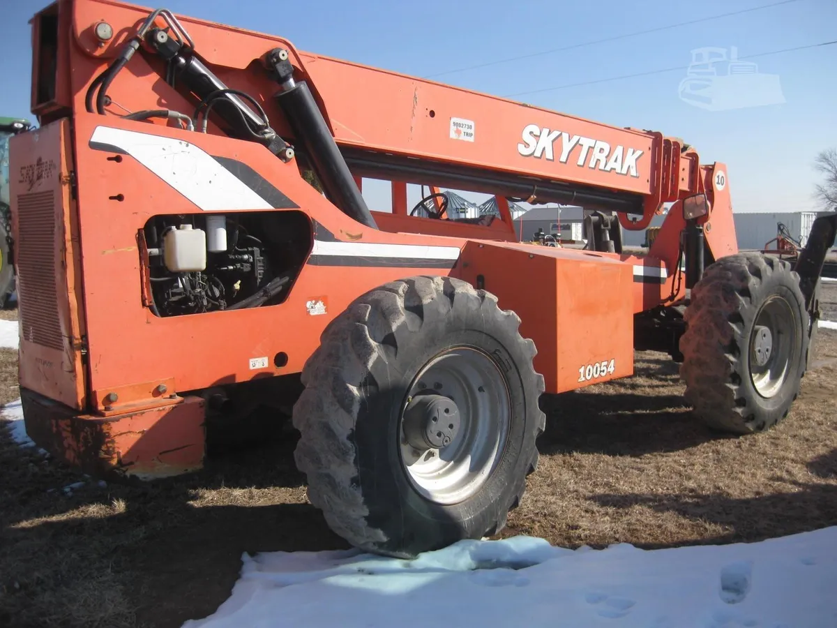 2010 SkyTrak (JLG) skytrak-jlg-10054 Telehandlers Forklifts for sale in Shellsburg, IA - listing photo 3 of 10