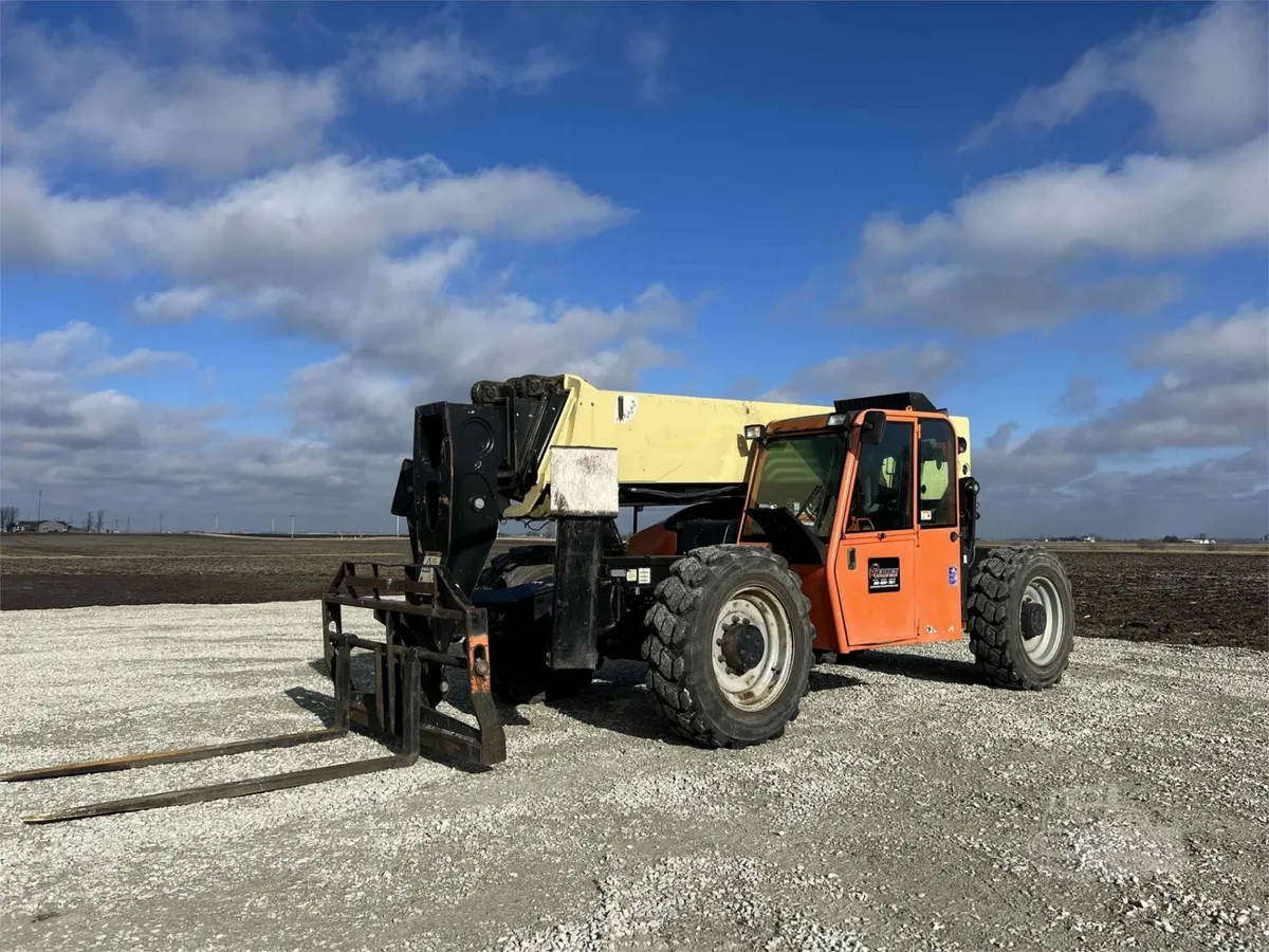 2014 JLG jlg-1055 Telehandlers Forklifts for sale in Chatsworth, IL - listing photo 4 of 8