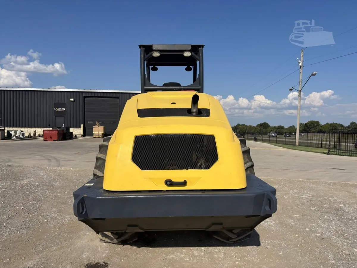 2018 BOMAG BW211PDH-5 Padfoot Trench Compaction for sale in Strafford, MO - listing photo 7 of 10